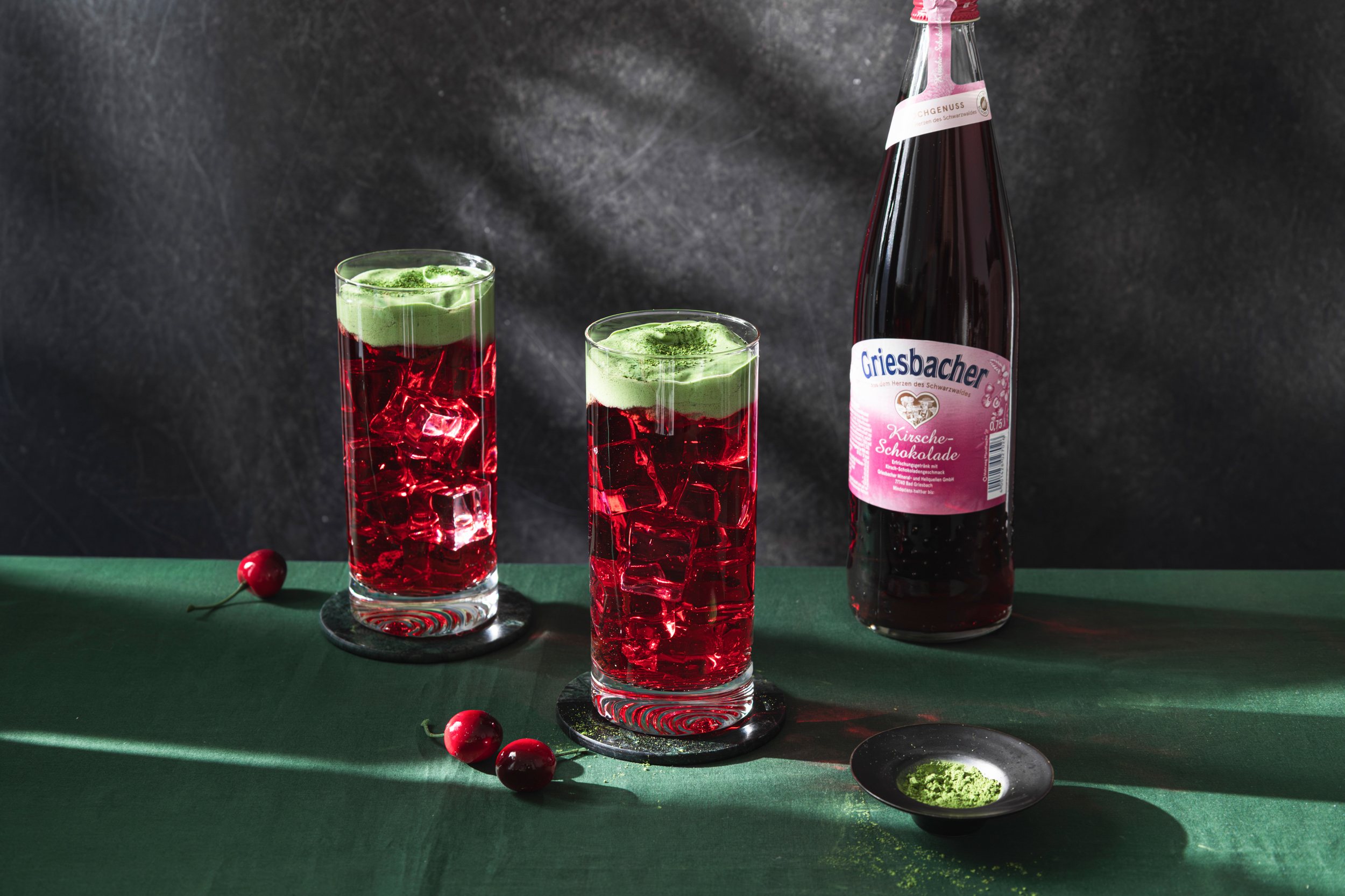 Griesbacher Limonade Schokolade-Kirsch mit Matcha Schaum